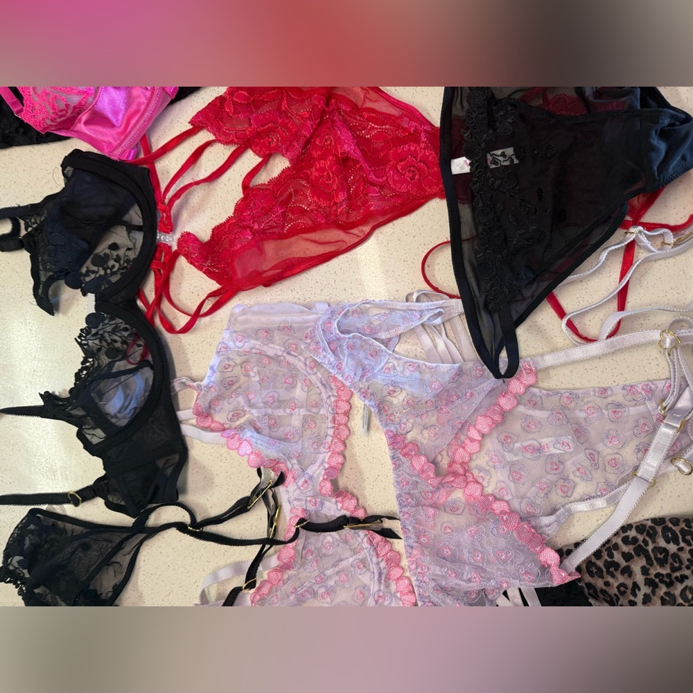 Huge Lingerie Lot Small/Medium Victoria’s Secret - Picture 8 of 16